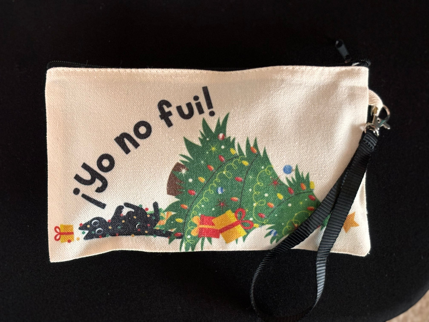 Gatito Inocente Zipped Bag